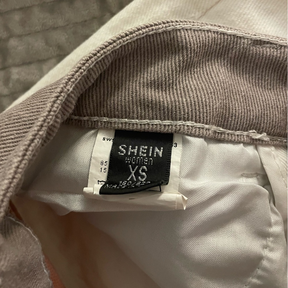 ColorBlock Shorts - Picture 3 of 5
